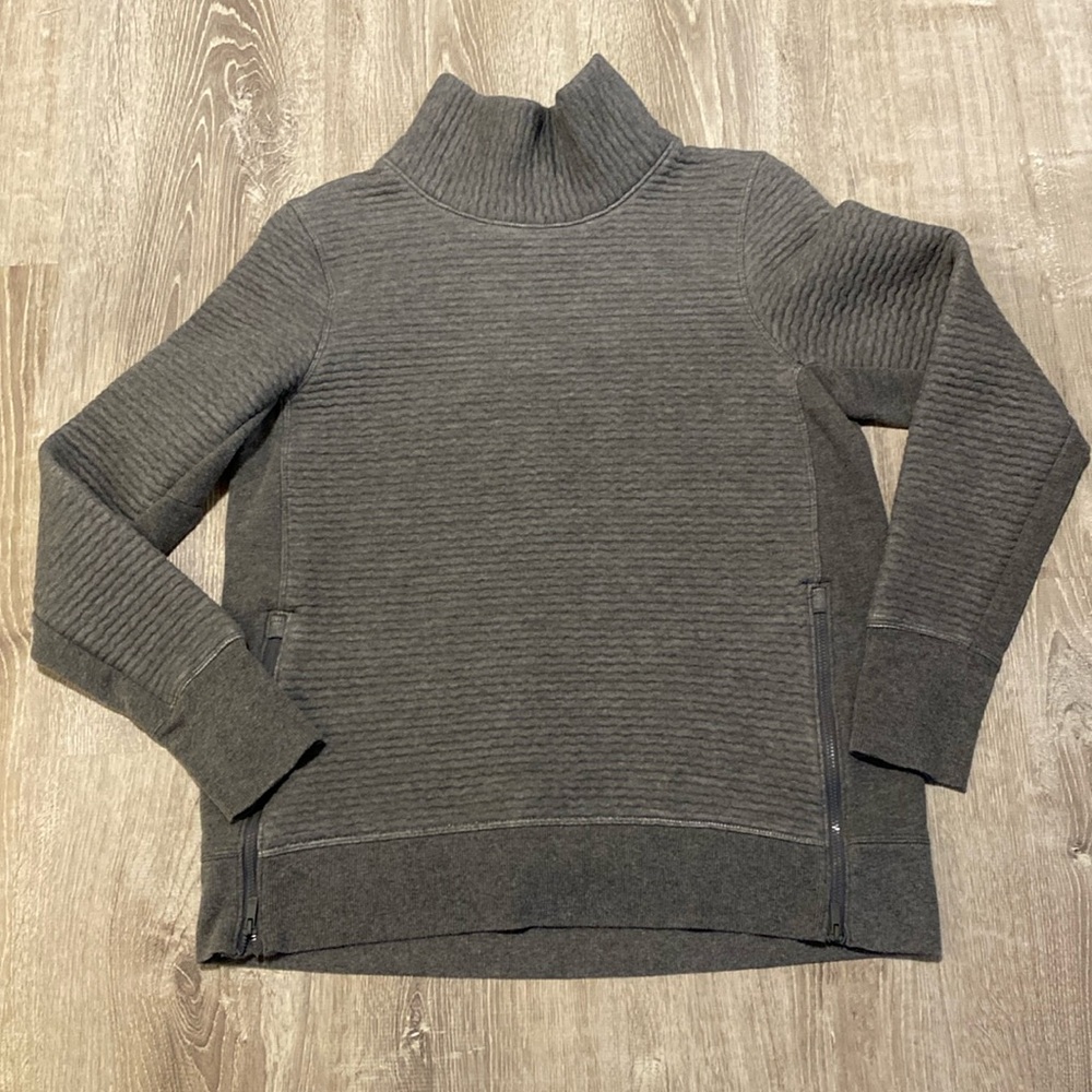 all in motion sweatshirt M